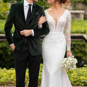 Brand new wedding dress with tags - never worn!